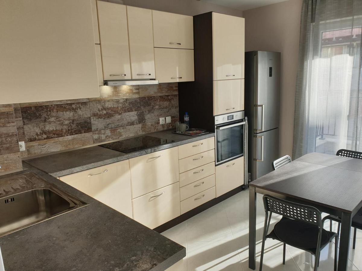 New The Twins Varna Two-Bedroom, Apt 5 At 15 Tsani Ginchev Street, Floor 3 Ngoại thất bức ảnh