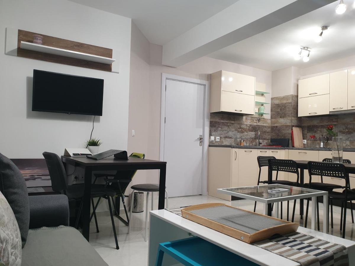 New The Twins Varna Two-Bedroom, Apt 5 At 15 Tsani Ginchev Street, Floor 3 Ngoại thất bức ảnh