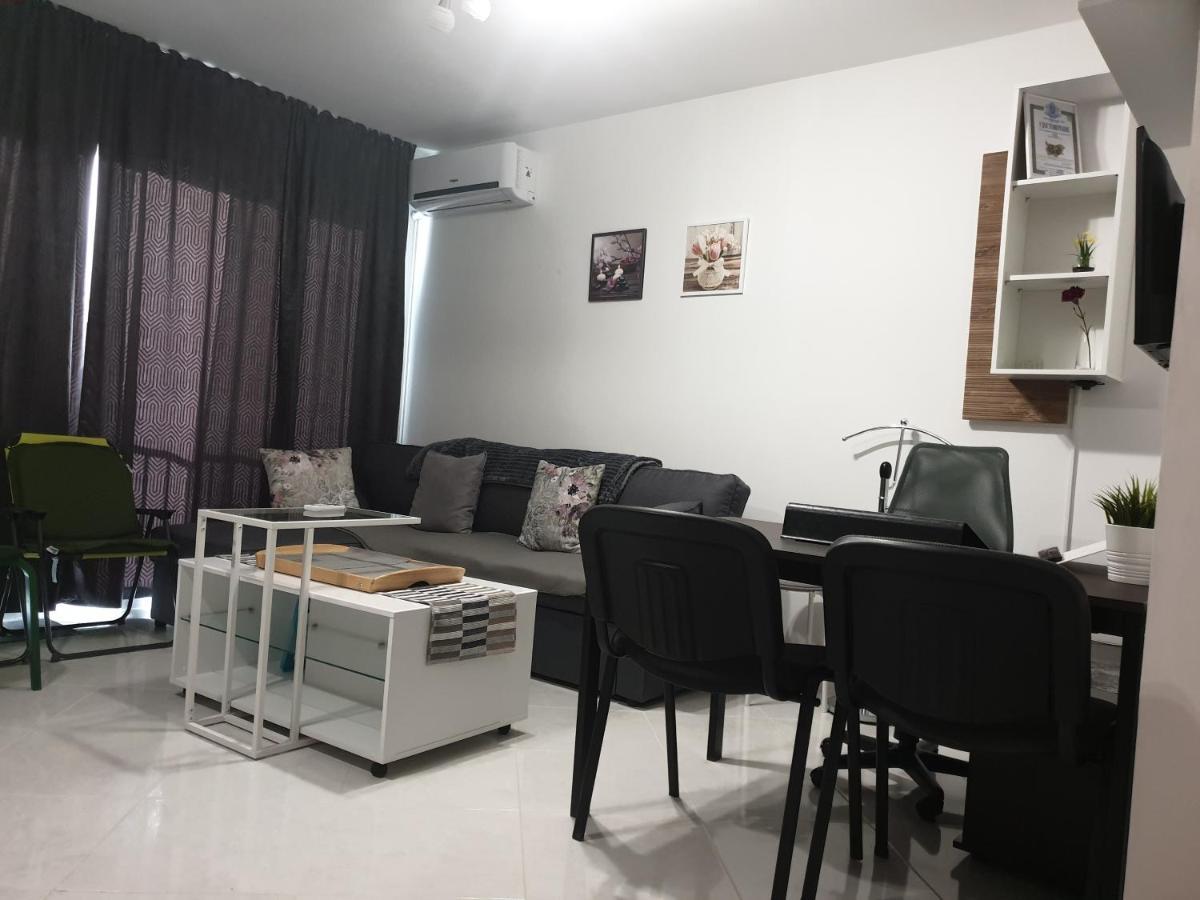 New The Twins Varna Two-Bedroom, Apt 5 At 15 Tsani Ginchev Street, Floor 3 Ngoại thất bức ảnh